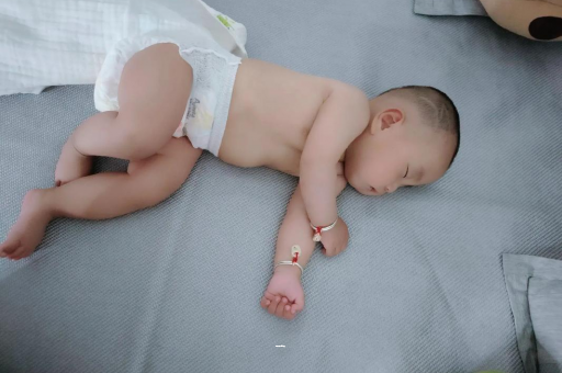神木怀孕肚子撑的难受